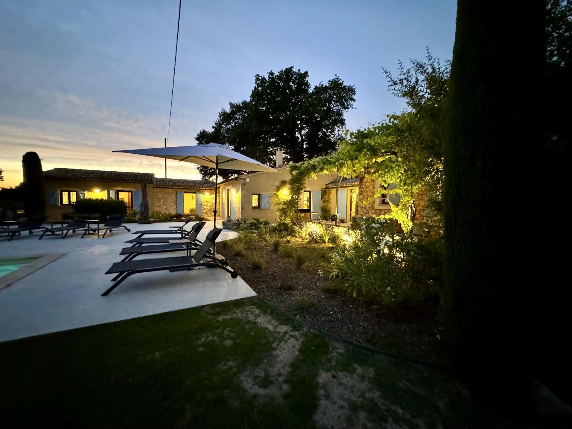 Maison Provençale avec piscine chauffée avec une jolie vue sur le Luberon, située au calme à Robion, proche de l'Isle sur la Sorgue, LS2-326 AMIRADOU Extérieur photo