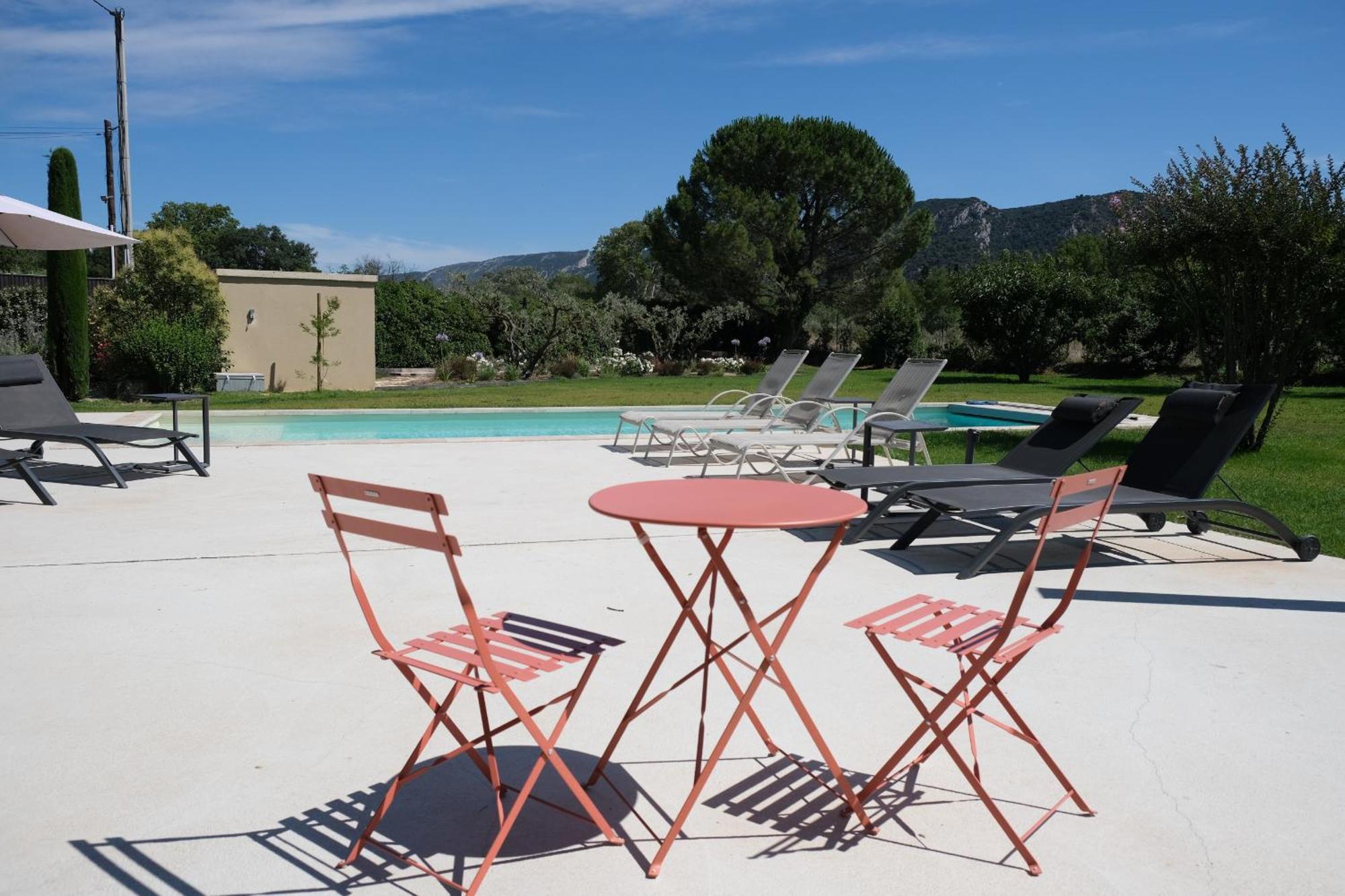 Maison Provençale avec piscine chauffée avec une jolie vue sur le Luberon, située au calme à Robion, proche de l'Isle sur la Sorgue, LS2-326 AMIRADOU Extérieur photo