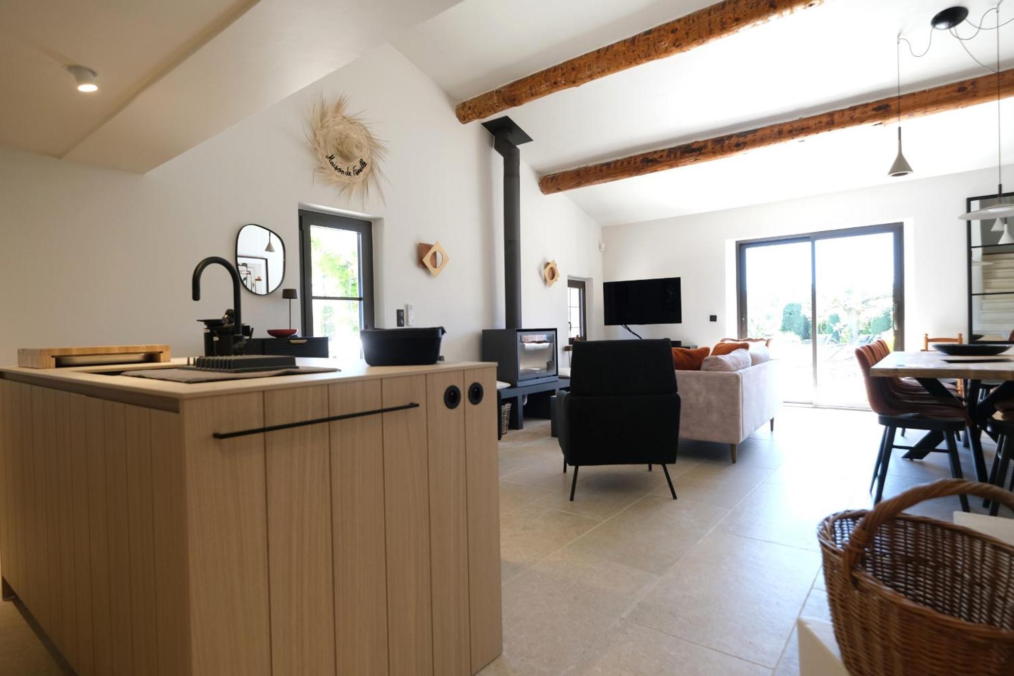 Maison Provençale avec piscine chauffée avec une jolie vue sur le Luberon, située au calme à Robion, proche de l'Isle sur la Sorgue, LS2-326 AMIRADOU Extérieur photo