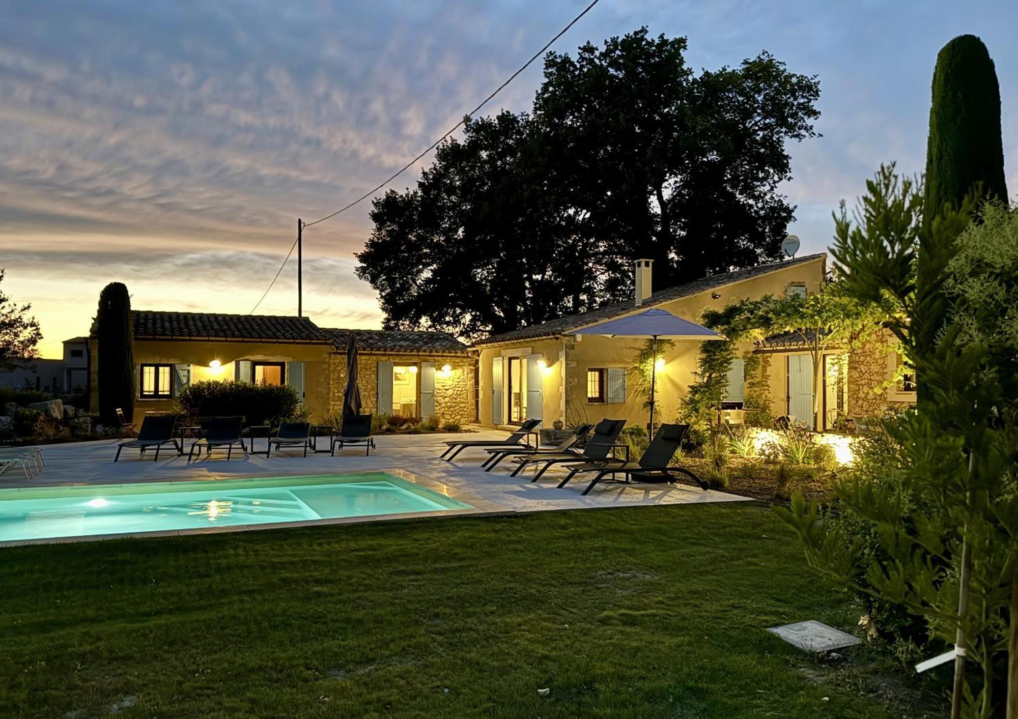 Maison Provençale avec piscine chauffée avec une jolie vue sur le Luberon, située au calme à Robion, proche de l'Isle sur la Sorgue, LS2-326 AMIRADOU Extérieur photo