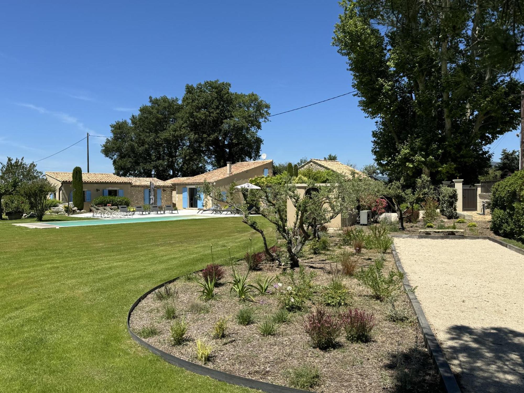 Maison Provençale avec piscine chauffée avec une jolie vue sur le Luberon, située au calme à Robion, proche de l'Isle sur la Sorgue, LS2-326 AMIRADOU Extérieur photo
