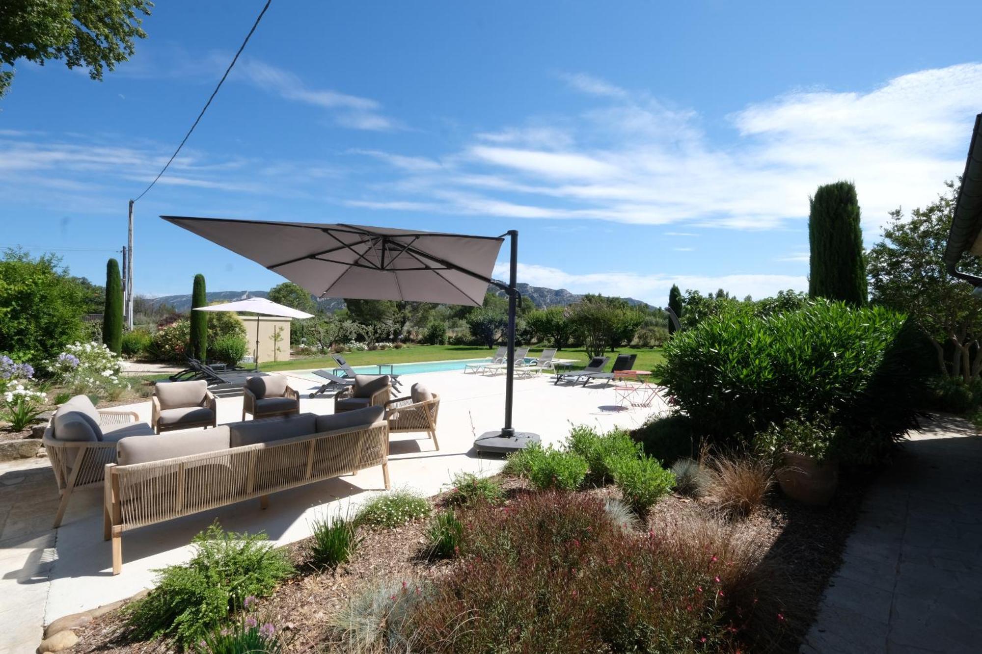 Maison Provençale avec piscine chauffée avec une jolie vue sur le Luberon, située au calme à Robion, proche de l'Isle sur la Sorgue, LS2-326 AMIRADOU Extérieur photo