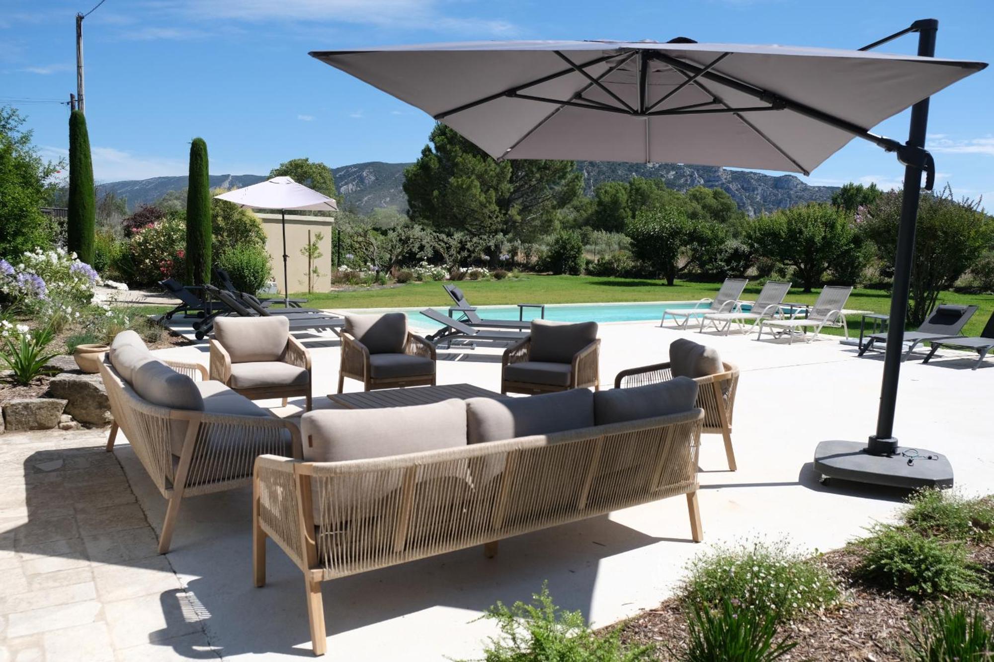 Maison Provençale avec piscine chauffée avec une jolie vue sur le Luberon, située au calme à Robion, proche de l'Isle sur la Sorgue, LS2-326 AMIRADOU Extérieur photo