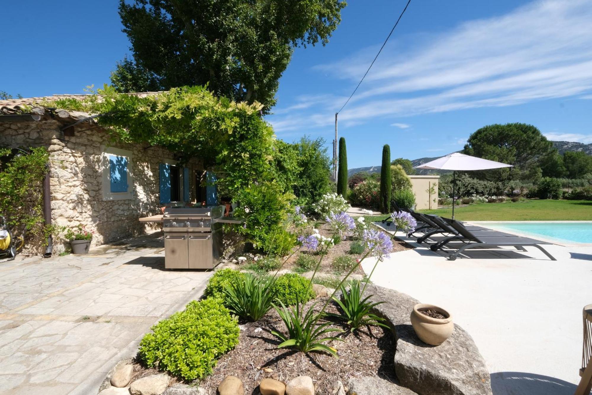 Maison Provençale avec piscine chauffée avec une jolie vue sur le Luberon, située au calme à Robion, proche de l'Isle sur la Sorgue, LS2-326 AMIRADOU Extérieur photo